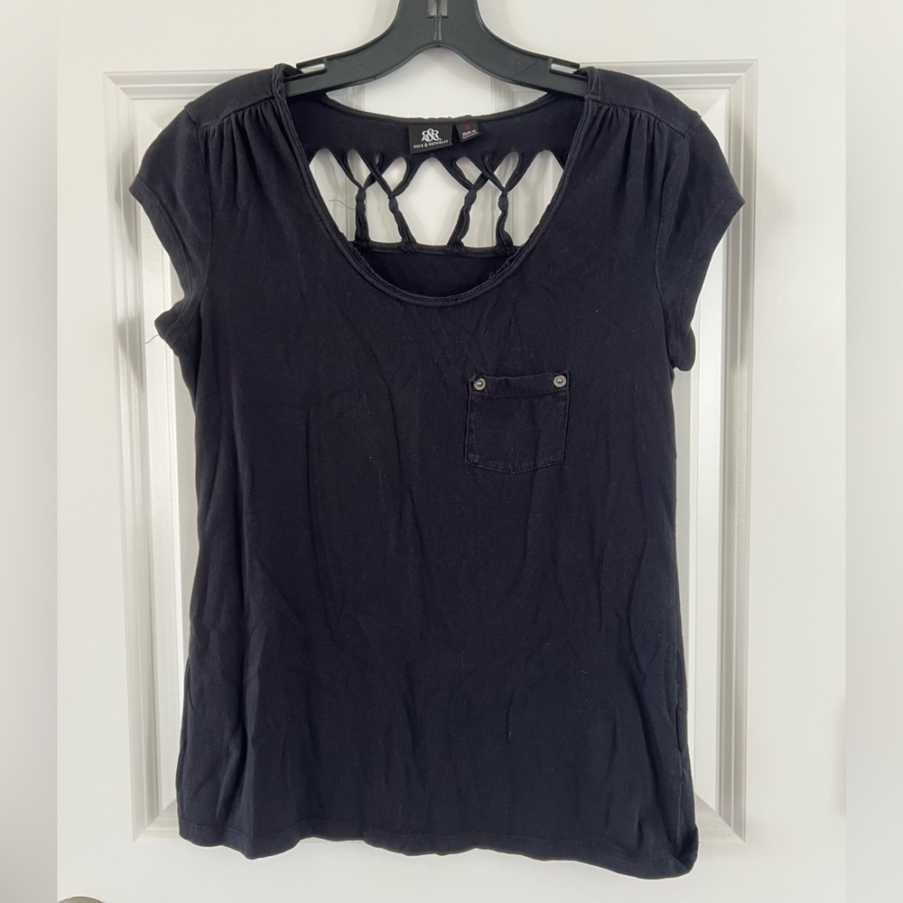 Rock & Republic Black Short Sleeve Tee with Cutout Back